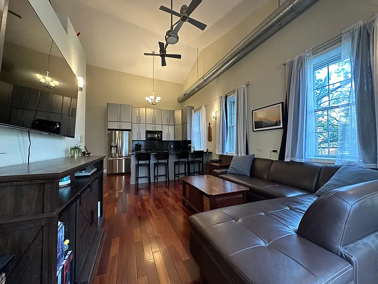 1309 N Lawrence St #10 — Photo 2