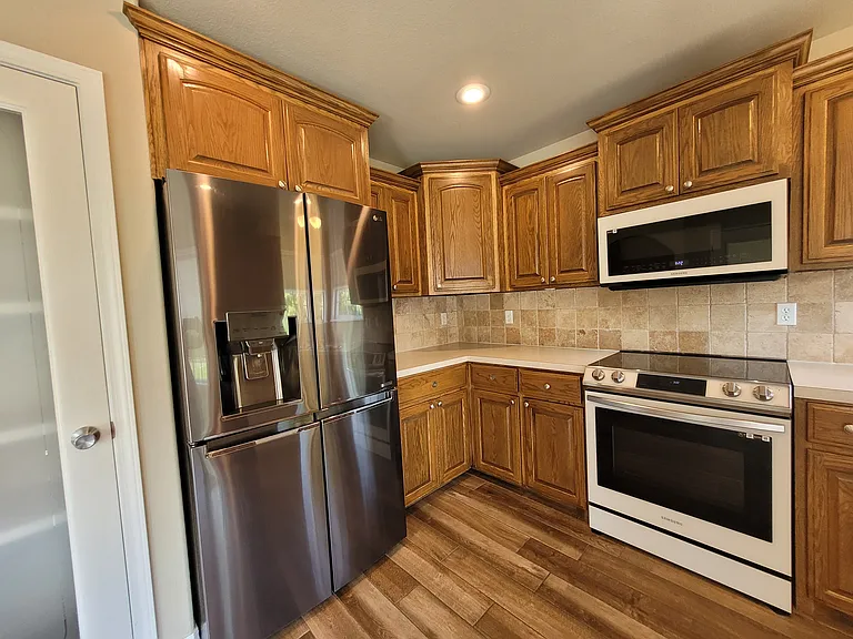 4042 Rosewood Pl — Photo 10