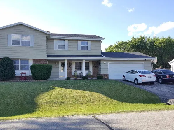 S69W15012 Cornell Cir, Muskego, WI 53150