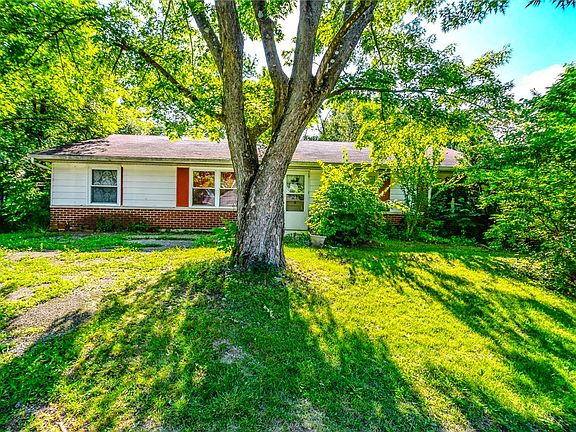 2nd image of 912 Greenheart Dr