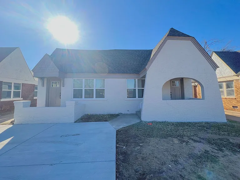 2542 NW 21st St — Photo 16