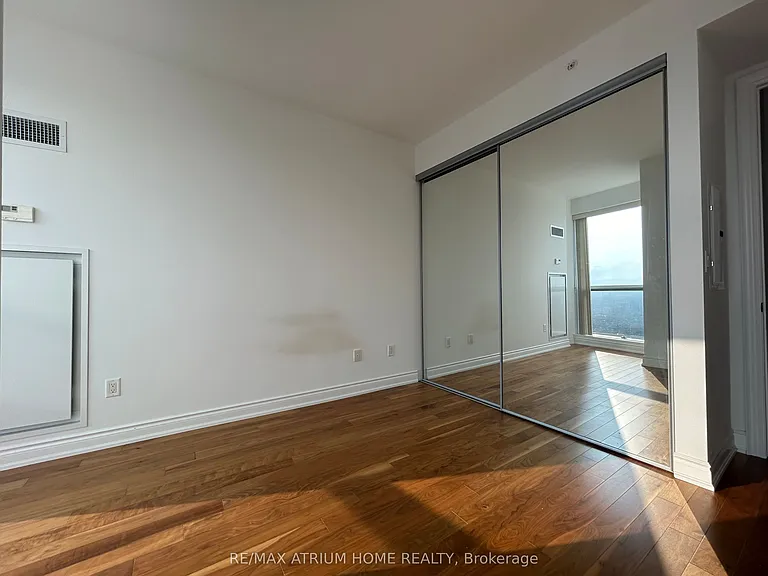 388 Yonge St #7010 — Photo 12