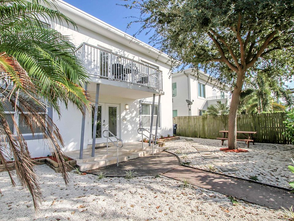 1st image of 7315 Dickens Ave APT 1
