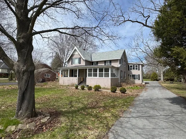16 Lakeshore Dr, South Dundas, ON K0C 1X0