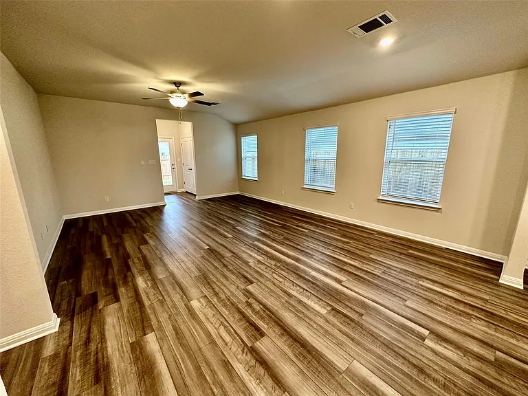120 Oakdale Meadows Ln — Photo 8