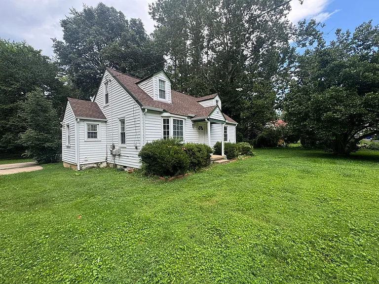 143 Barrett Heights Rd — Photo 1