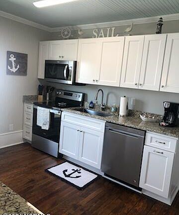 3rd image of 212 Live Oak St APT 4