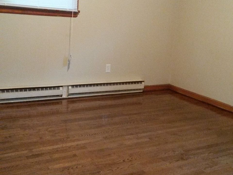 1st image of 1526 Templeton Ave NE