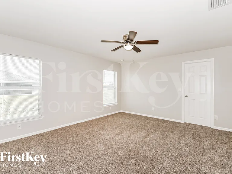 2934 NW 3rd Pl — Photo 8