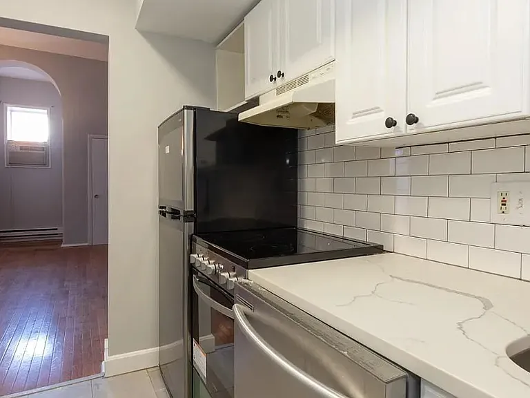 2015 Walnut St #204 — Photo 1