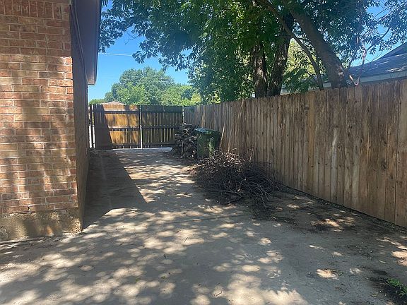 2nd image of 3770 Denton Hwy