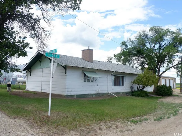 48 2nd AVENUE E, Lafleche, SK S0H 2K0