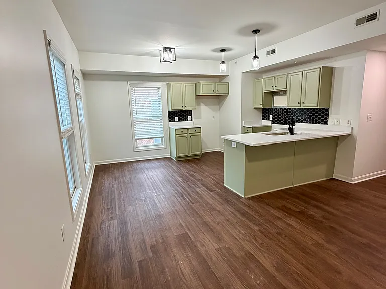10639 Meeting St #303 — Photo 1