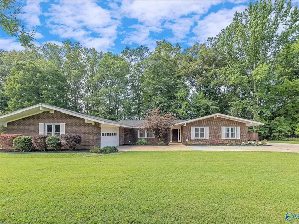 2306 Burningtree Dr SE, Decatur, AL 35603