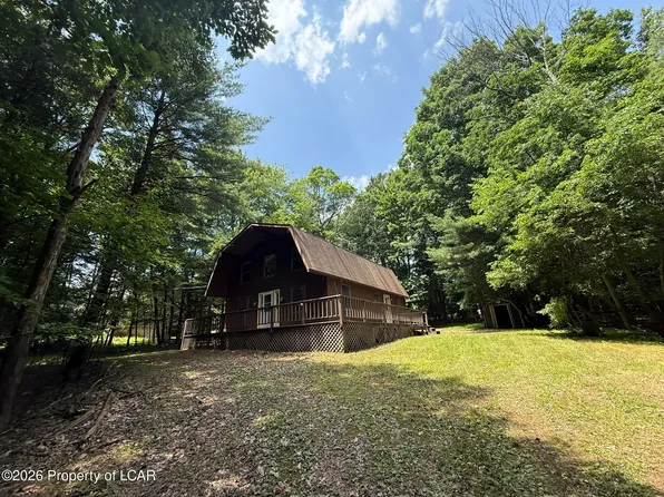 2542 Skyway Dr, Kunkletown, PA 18058