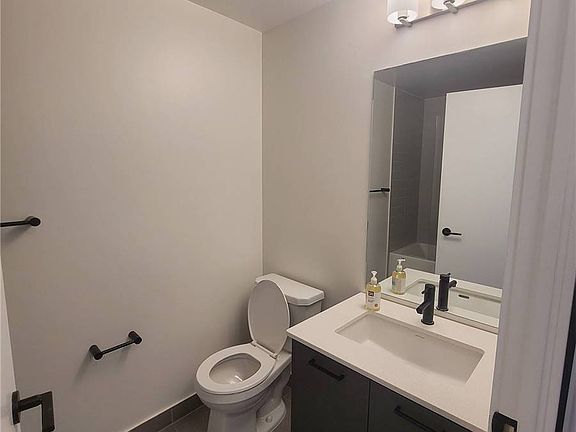 4th image of 2306 Saint Clair Ave W #408