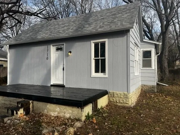 1710 Loomis St, Winfield, KS 67156