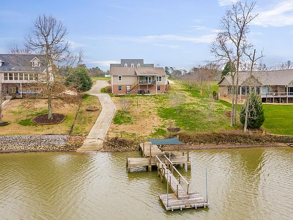 5th image of 708 Riverbend Dr