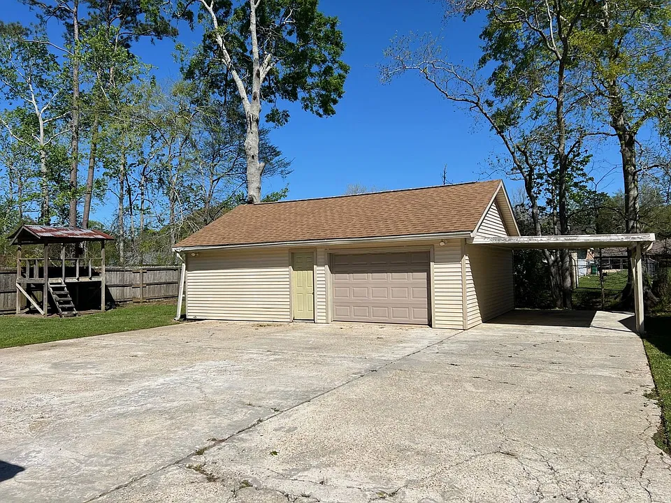 8817 Shadow Bluff Ave