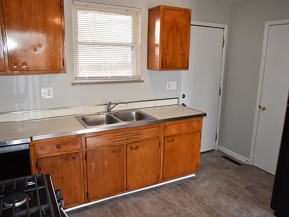 4th image of 638 E Jenkins Ave APT B