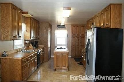 Kitchen
						:
						Never run out of cabinet space in this kitchen!