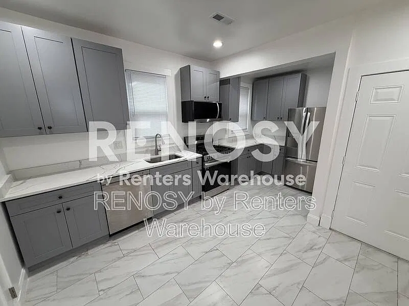 5 bed, 2.5 bath, 2500 sqft, $2,500 — Photo 4