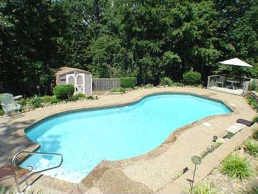 2nd image of 1426 N Woodland Dr