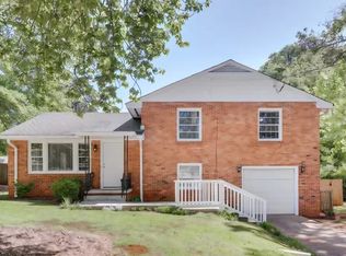 1090 W Lake Dr, Athens, GA 30606