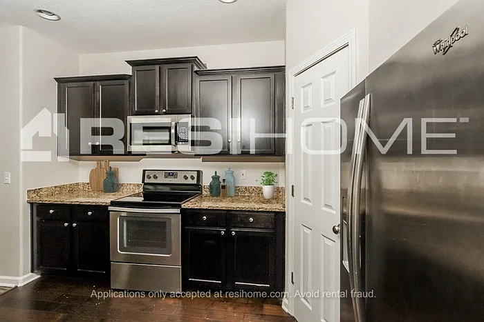 4532 Merryvale Forest Dr — Photo 2