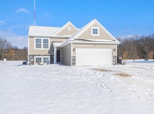 1643 Water Lily Ln, Wayland, MI 49348