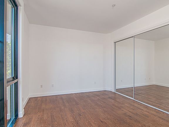 5th image of 611 W G St Unit 223