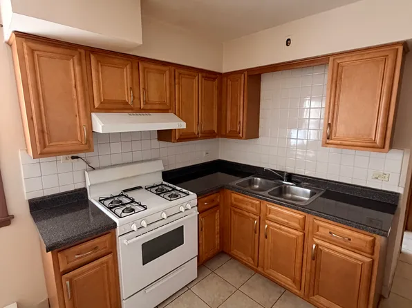 2326 N 72nd Ct Unit 2E, Elmwood Park, IL 60707