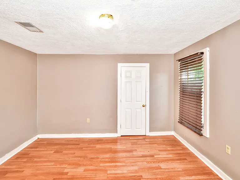10 Milton St #2 — Photo 21
