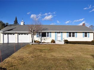 18 Valley View Dr, Bloomfield, CT 06002