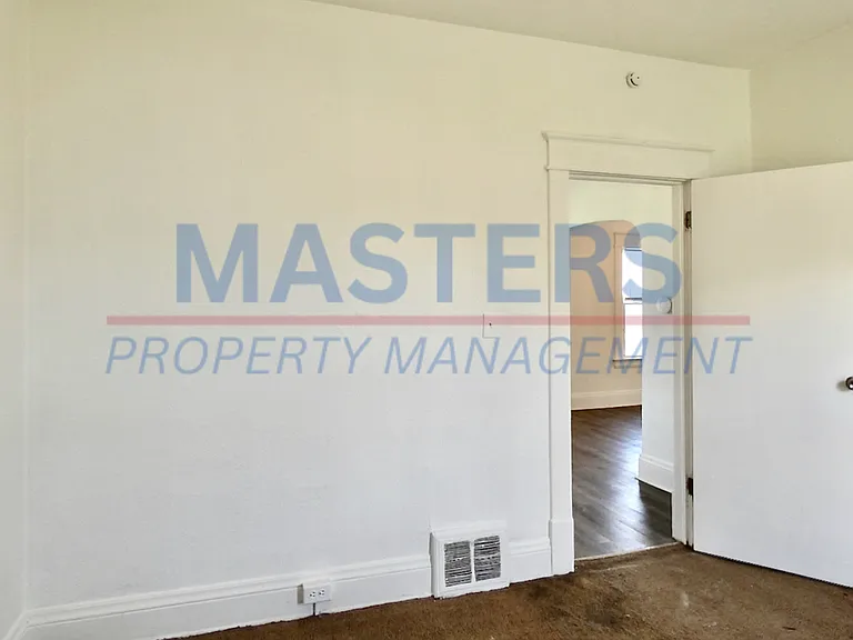 420 Everett St — Photo 13