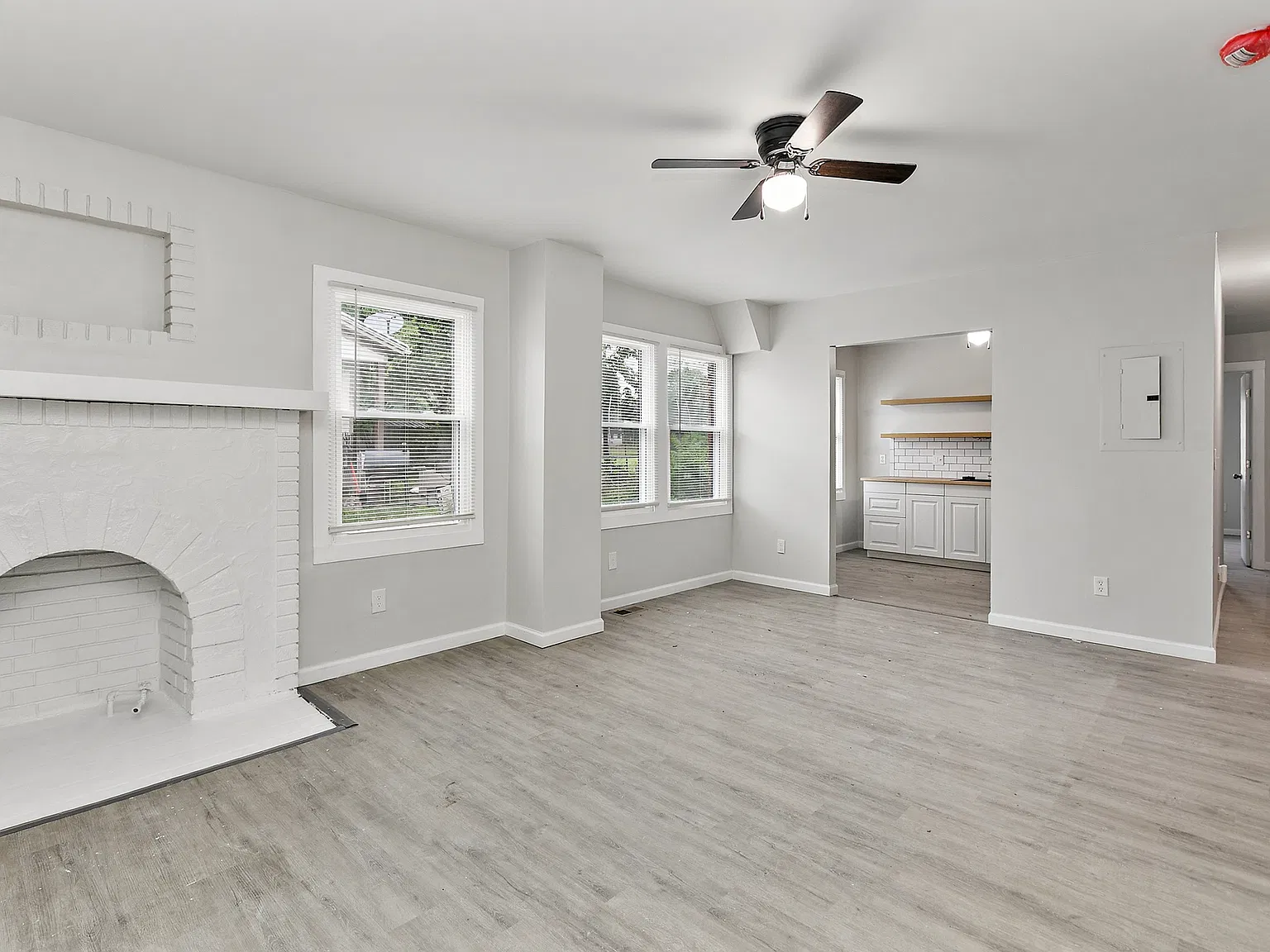 1 bed, 950 sqft, $1,050 — Photo 4