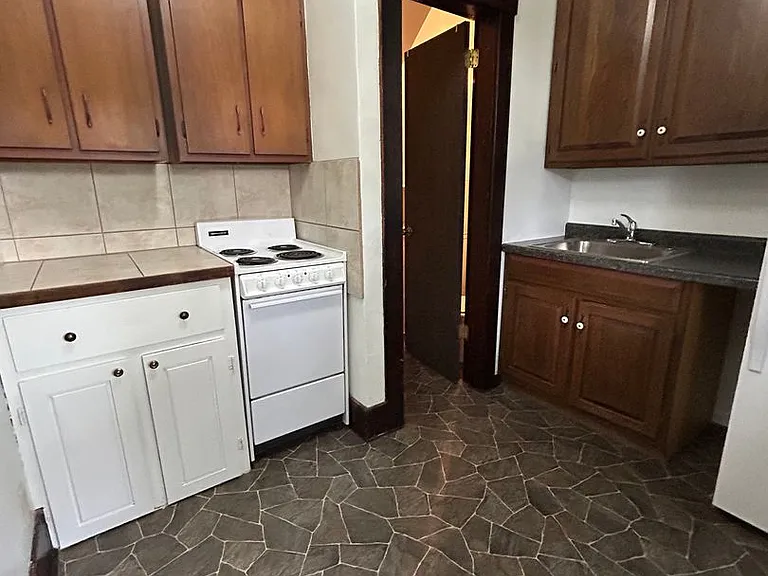 1639 Prospect St #12 — Photo 5