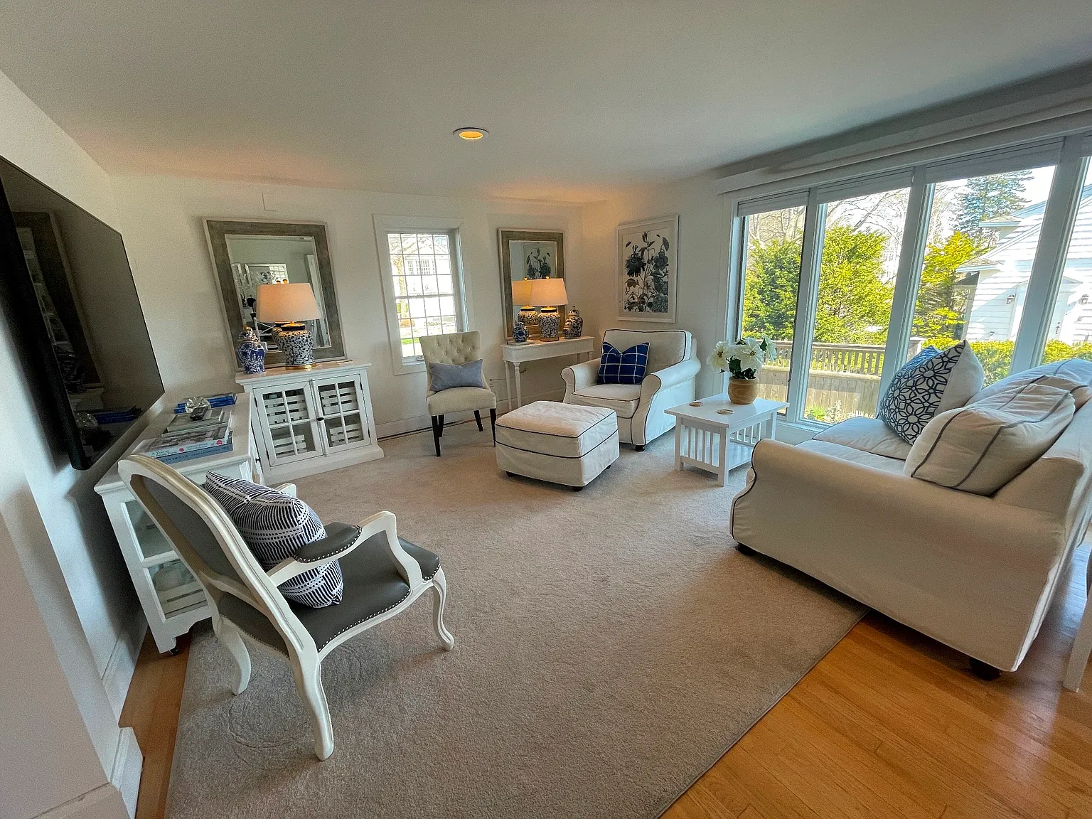 2 bed, 746 sqft, $2,200 — Photo 4