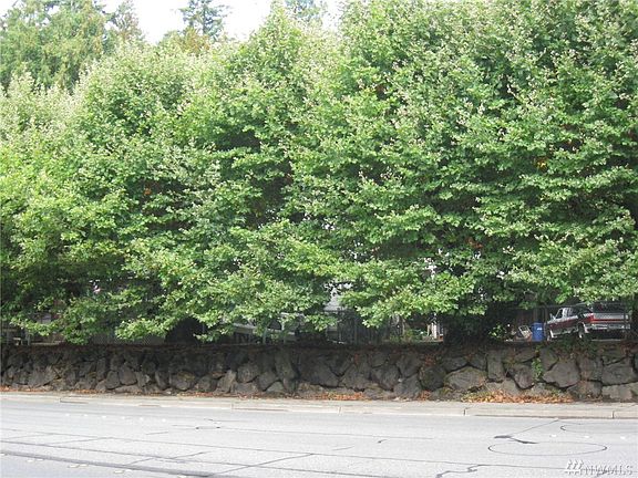 3rd image of 5106 E Lake Sammamish Pkwy SE