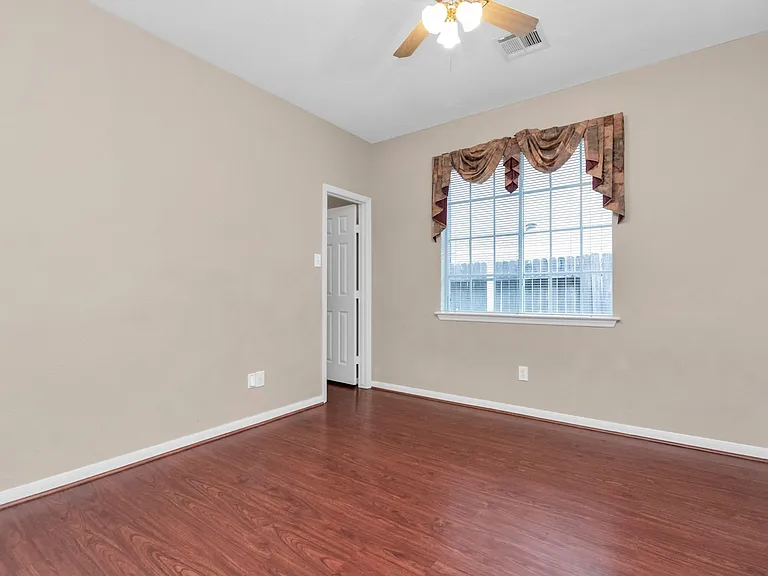 1915 Crescent Oak Dr — Photo 41