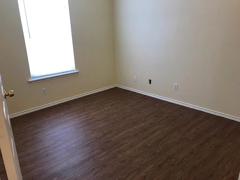 7648 Windsor Oaks — Photo 13