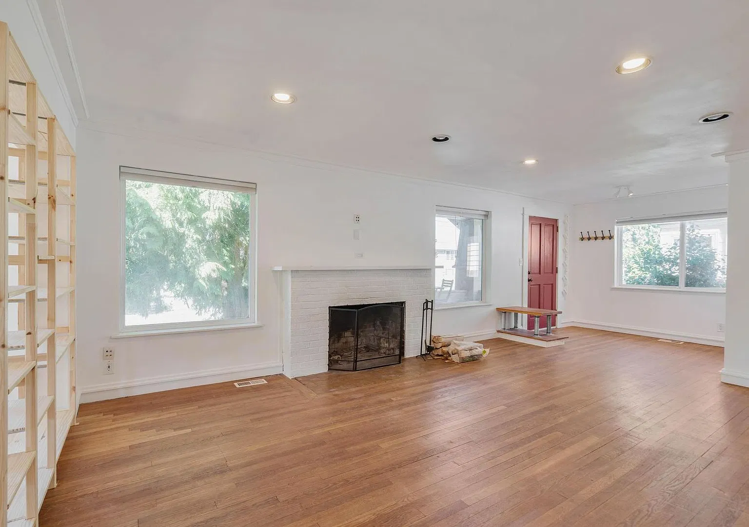 $1000 move-in special! Charming 4-bdrm/2.5-bath Craftsman in Piedmont. Fireplace, AC, fenced back... — Photo 1