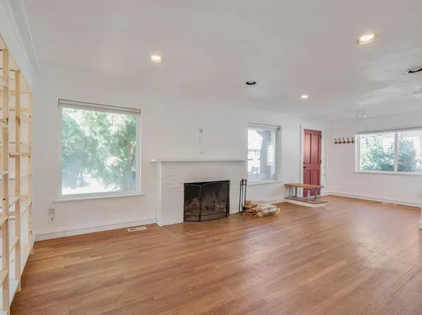 236 NE Lombard St, Portland, OR 97211