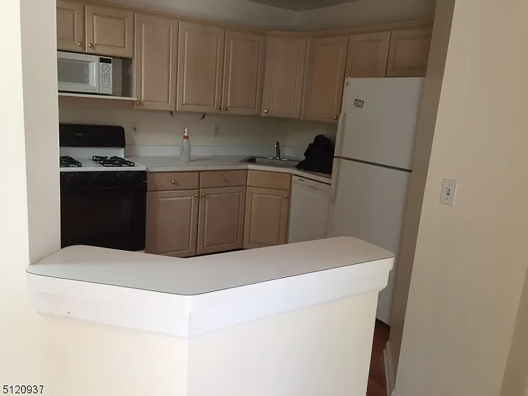 186 Potomac Dr — Photo 5
