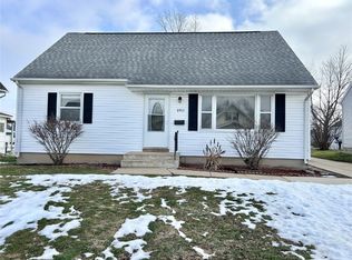 1911 J St SW, Cedar Rapids, IA 52404