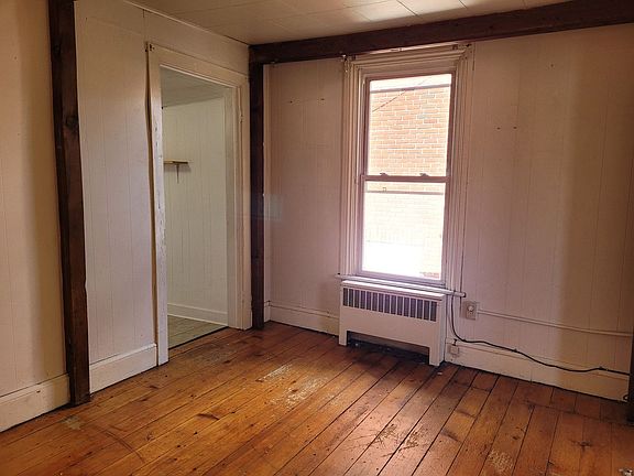 5th image of 38 N Earl St APT 3