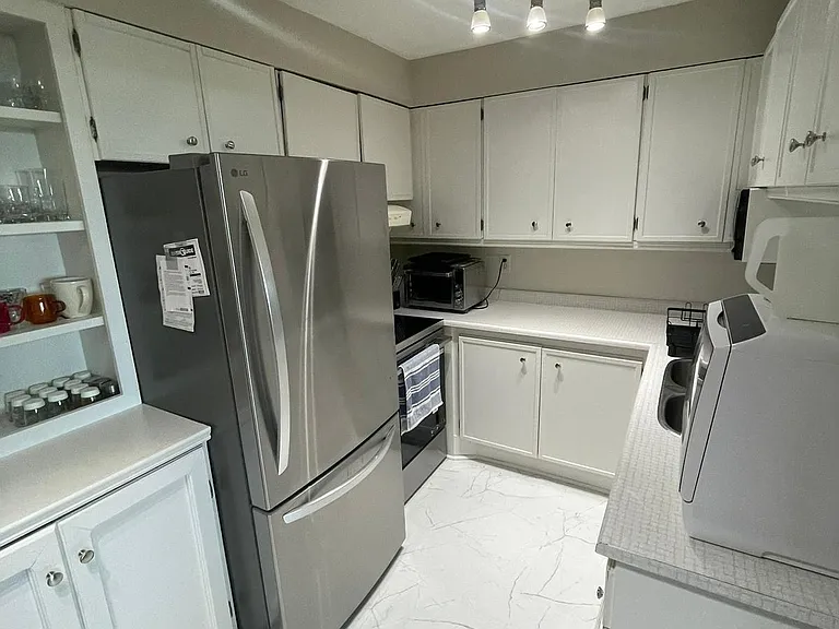 255 Harvard Pl #1505 — Photo 4