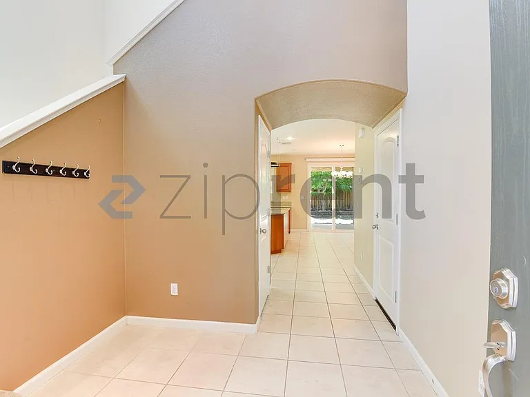 8018 Finchley Ct — Photo 5