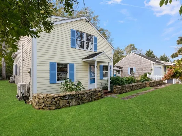 68 Beach Ave, Dartmouth, MA 02748