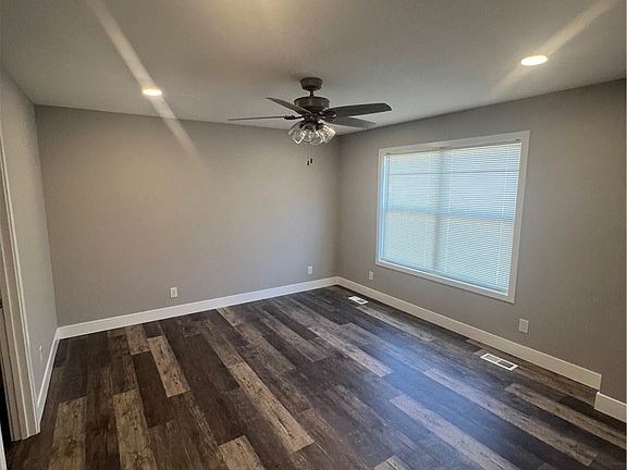 5th image of 47 Cool Water Ln